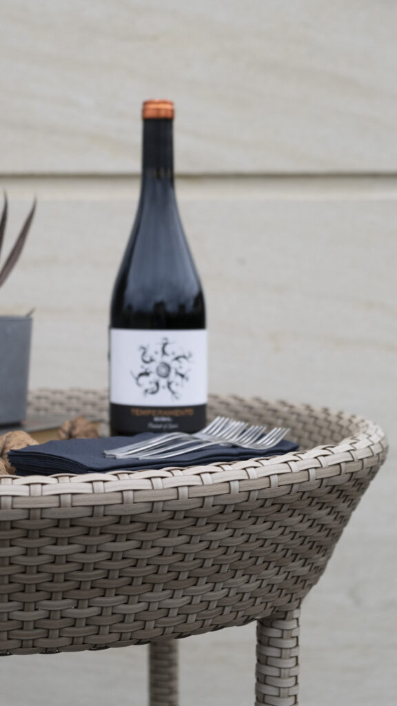 2990 CALLY Skyline Design SERVING TABLE MOCCA Polypeel 7 mm 07