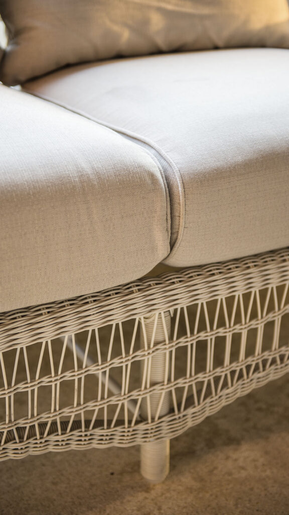 4602-Loveseat-Arena-Seashell-Polyrod-Skyline-Design-09