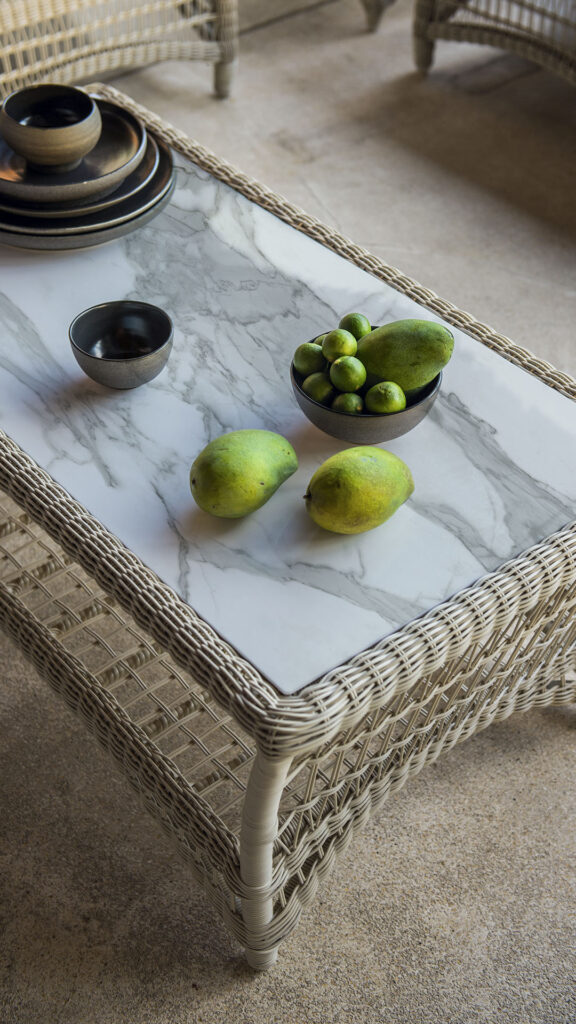 4604-Coffee-Table-Arena-Seashell-Polyrod-Skyline-Design-08