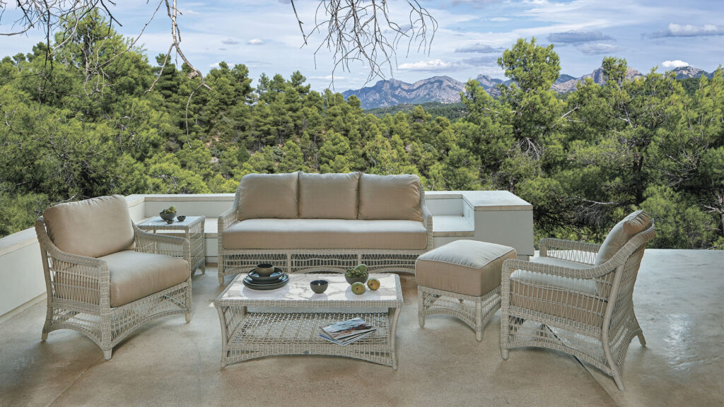 4604-Coffee-Table-Arena-Seashell-Polyrod-Skyline-Design-09