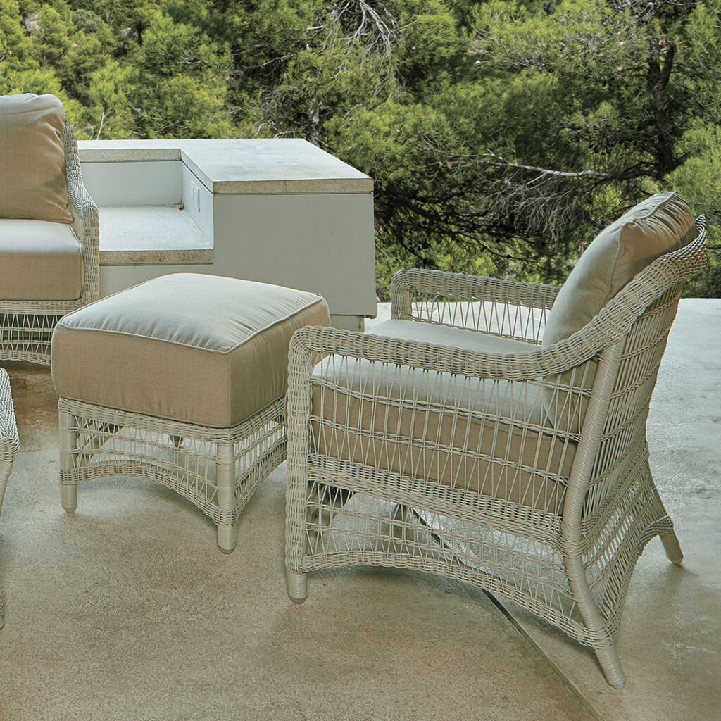 4606-Ottoman-Arena-Seashell-Polyrod-Skyline-Design-07