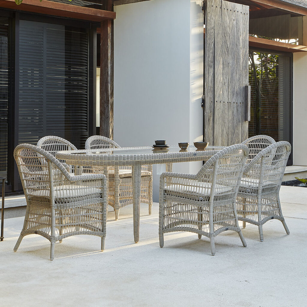 4608.22 Arena Skyline Design Dining Table Seashell Polyrod 08