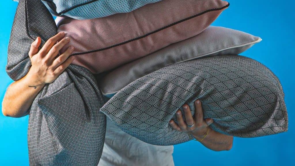 DYED_ACRYLIC_Skyline_Design_Decorative_Pillows_04