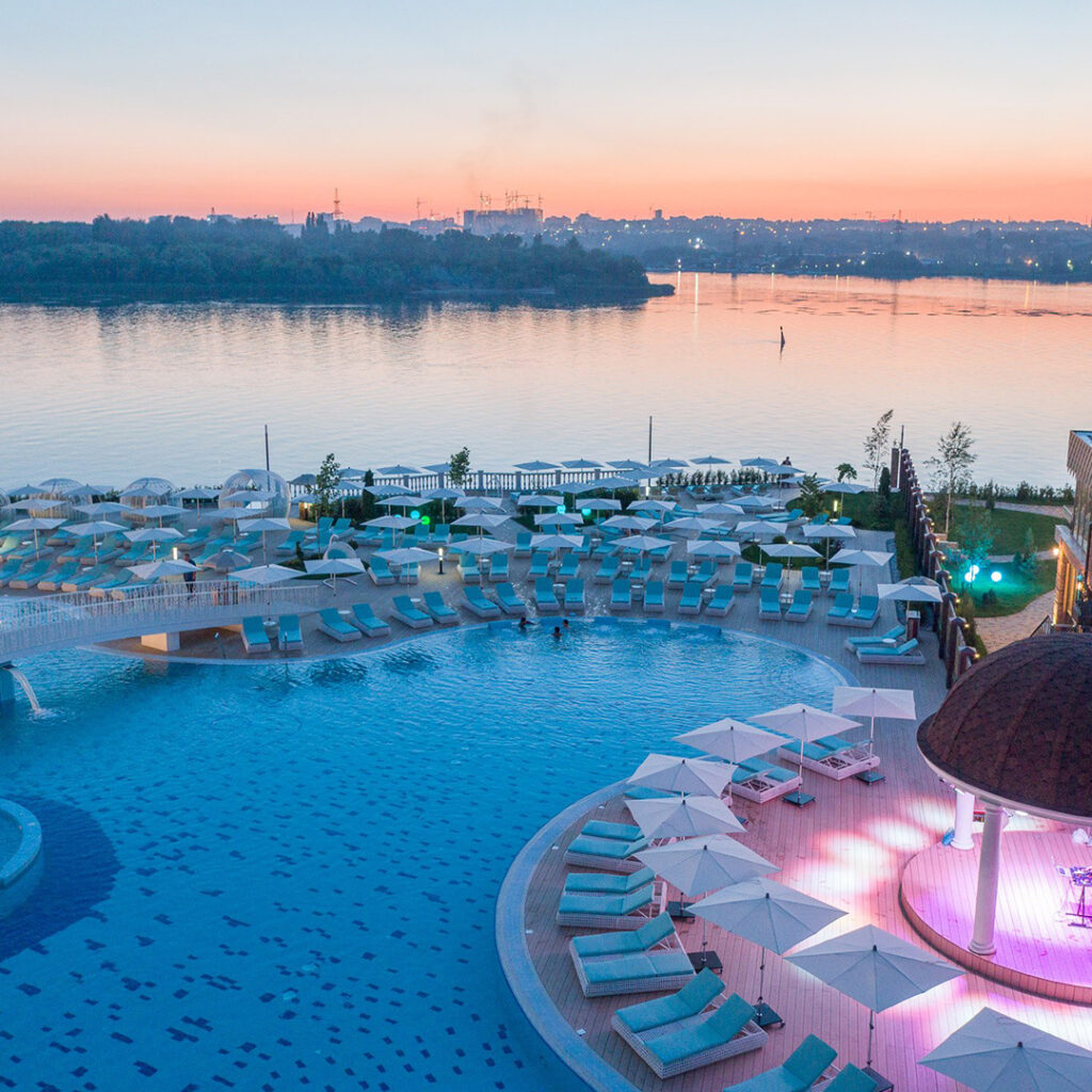 Skyline Design Waterhouse Rostov 07